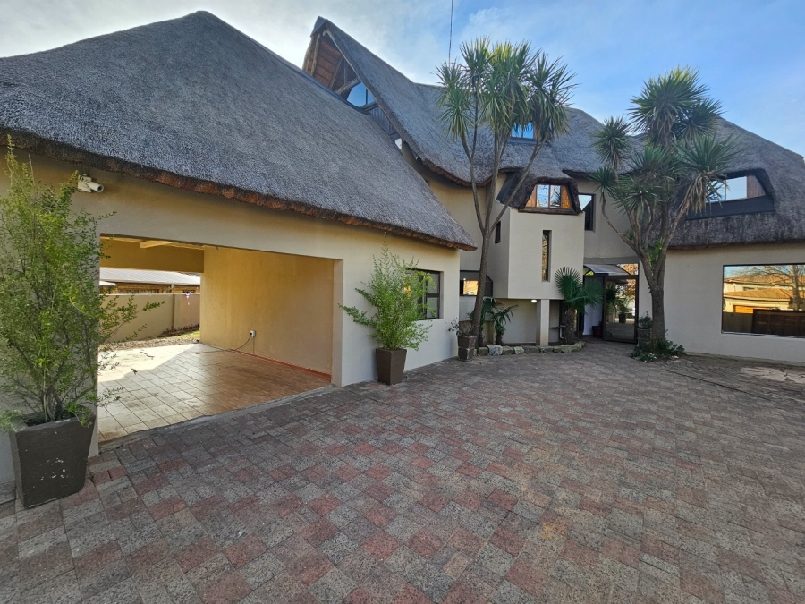 To Let 5 Bedroom Property for Rent in La Provance Free State
